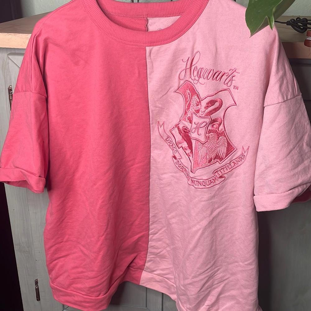 Harry Potter hog warts light pink tshirt xl